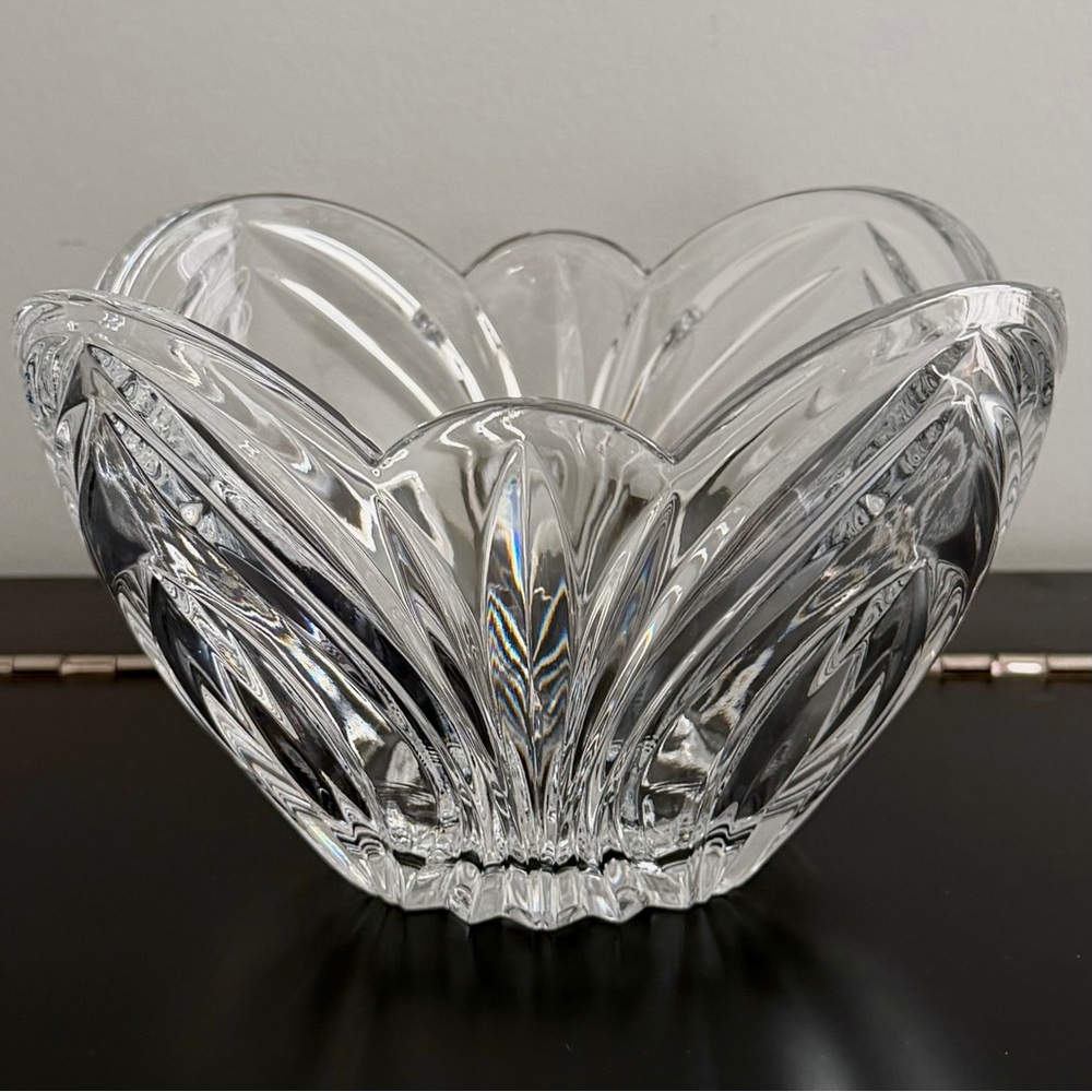 VTG Imperial Crystal "Eclipse"‎ Bowl 24% Lead Crystal Leaf Etch Made in Poland